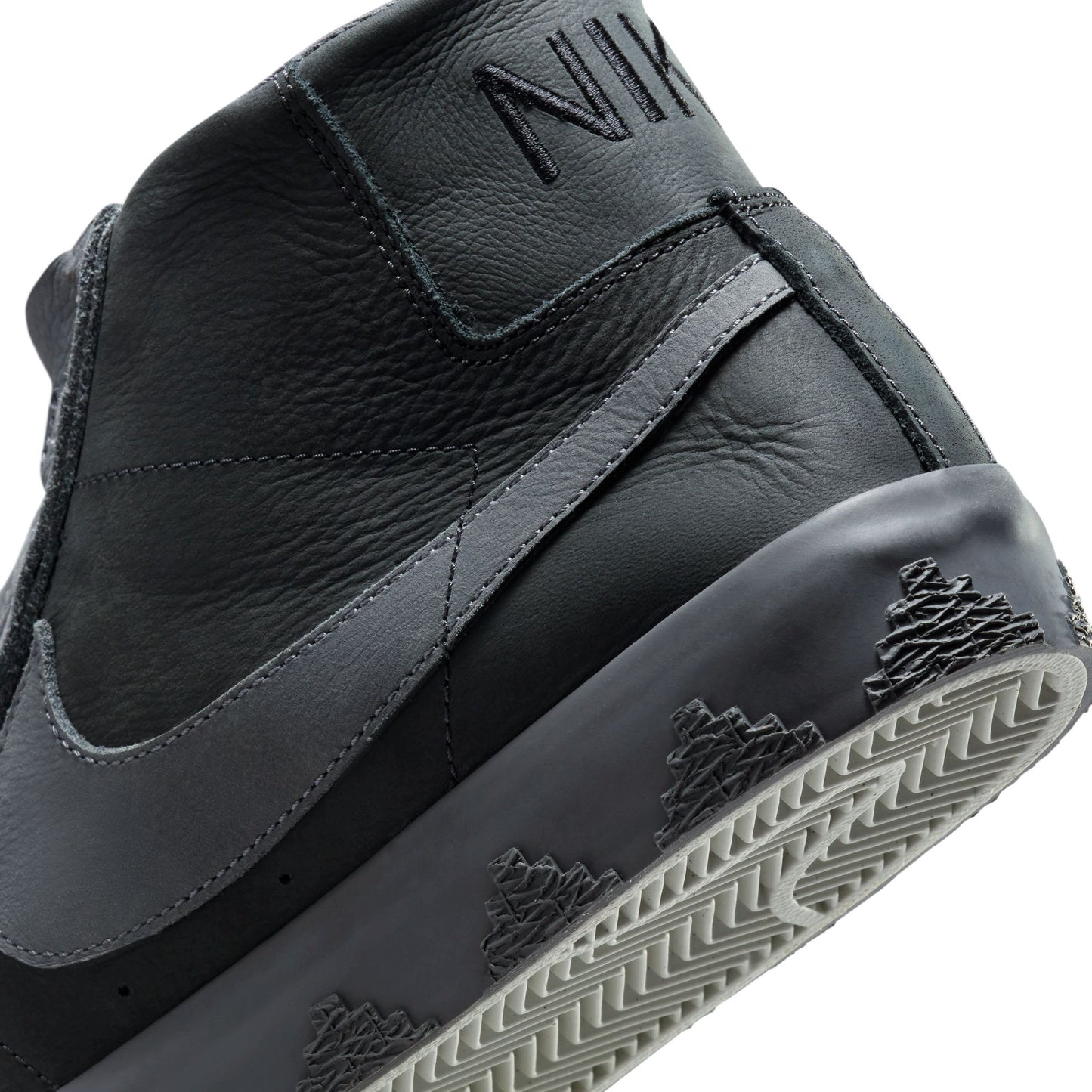 Nike SB Blazer mid QS Woodburn anthracite dark smoke grey