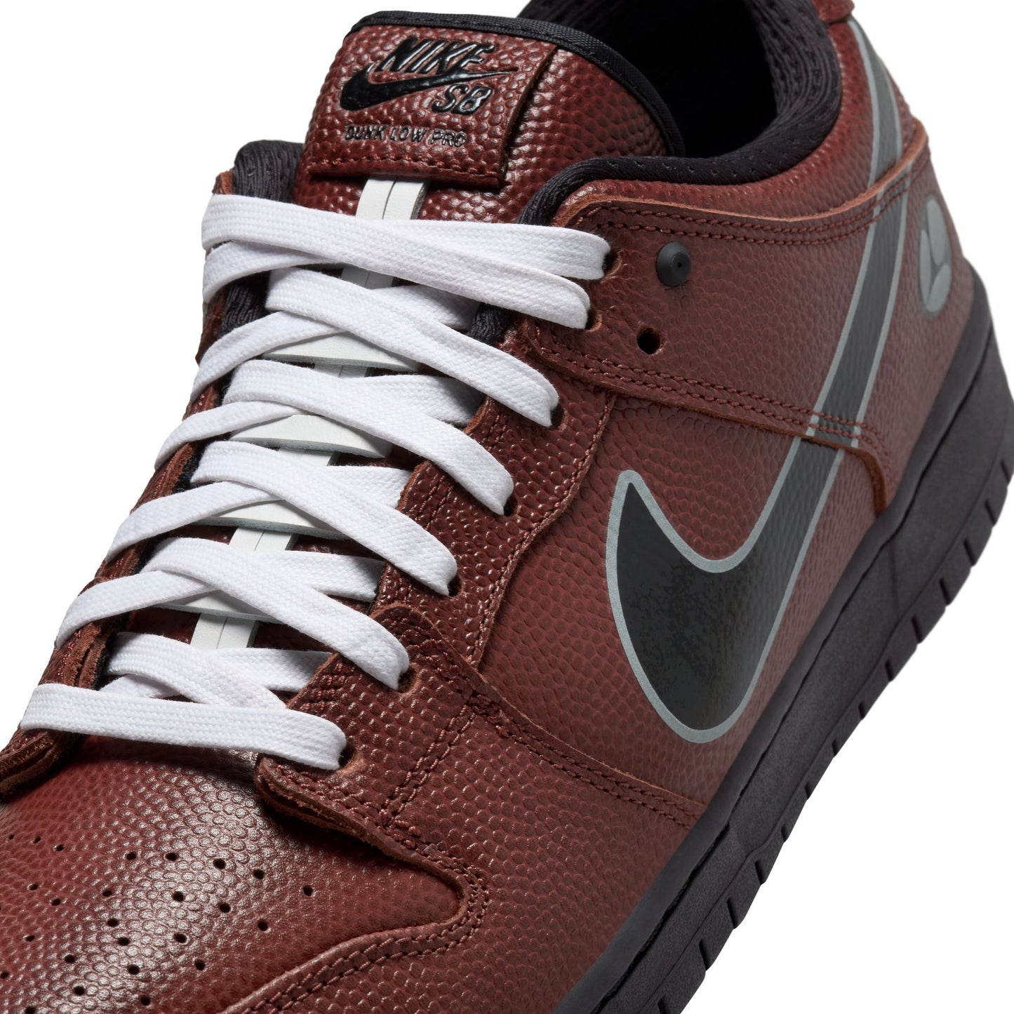 Nike SB Dunk Low Pro QS Limosine dark pony black silver white