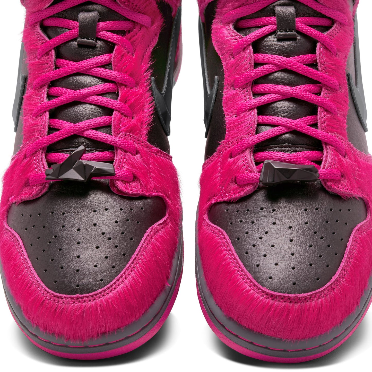 Nike SB Dunk High QS "Run The Jewels" active pink black metallic gold