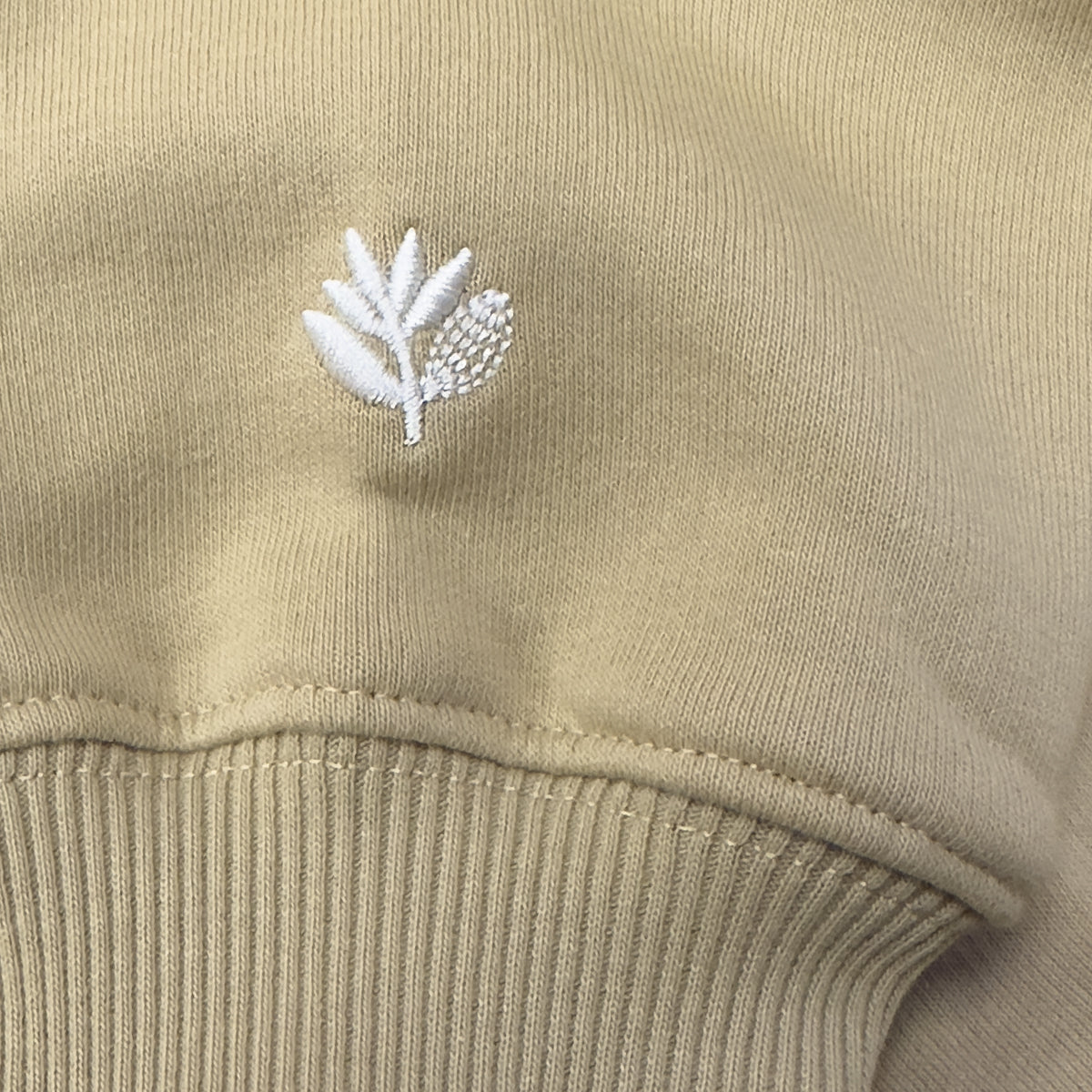 Magenta Script crewneck beige
