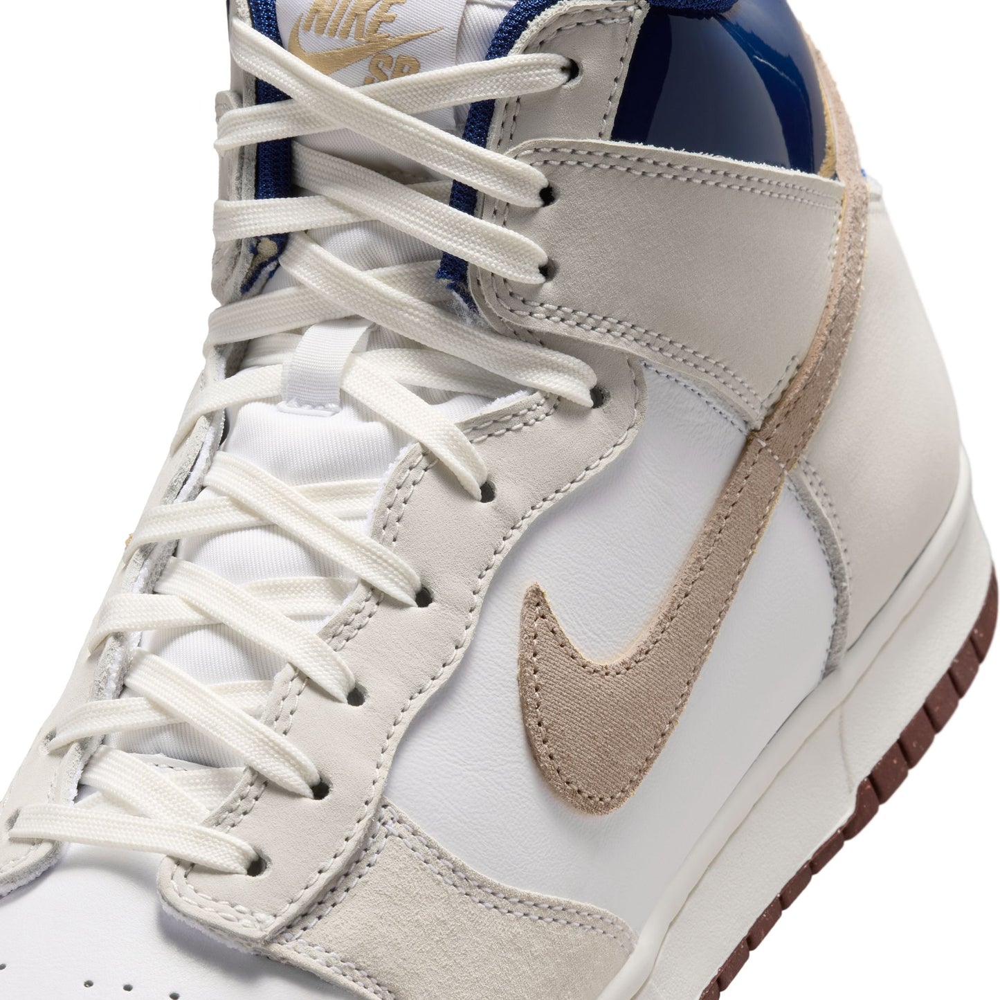 Nike SB Dunk High QS "Beyond" white ivory sand dune