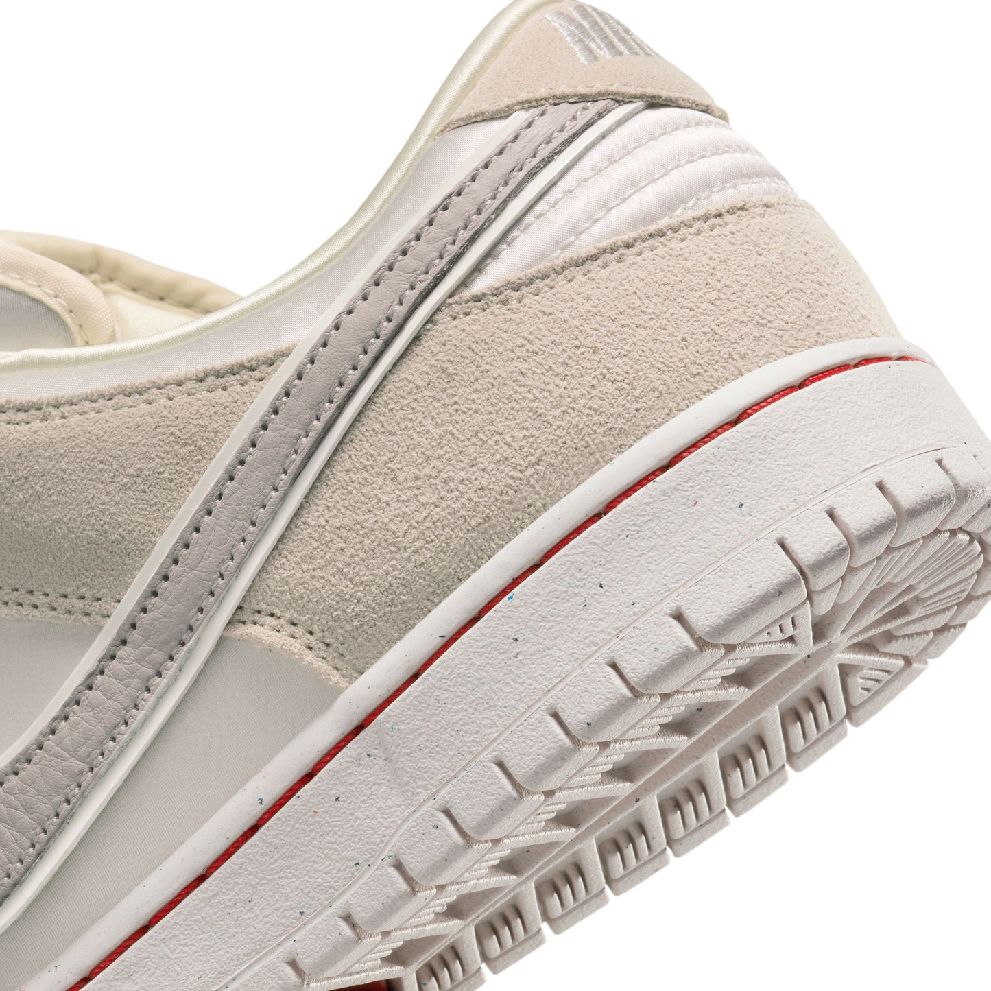 Nike SB Dunk Low Premium QS "City Of Love" coconut milk light bone phantom