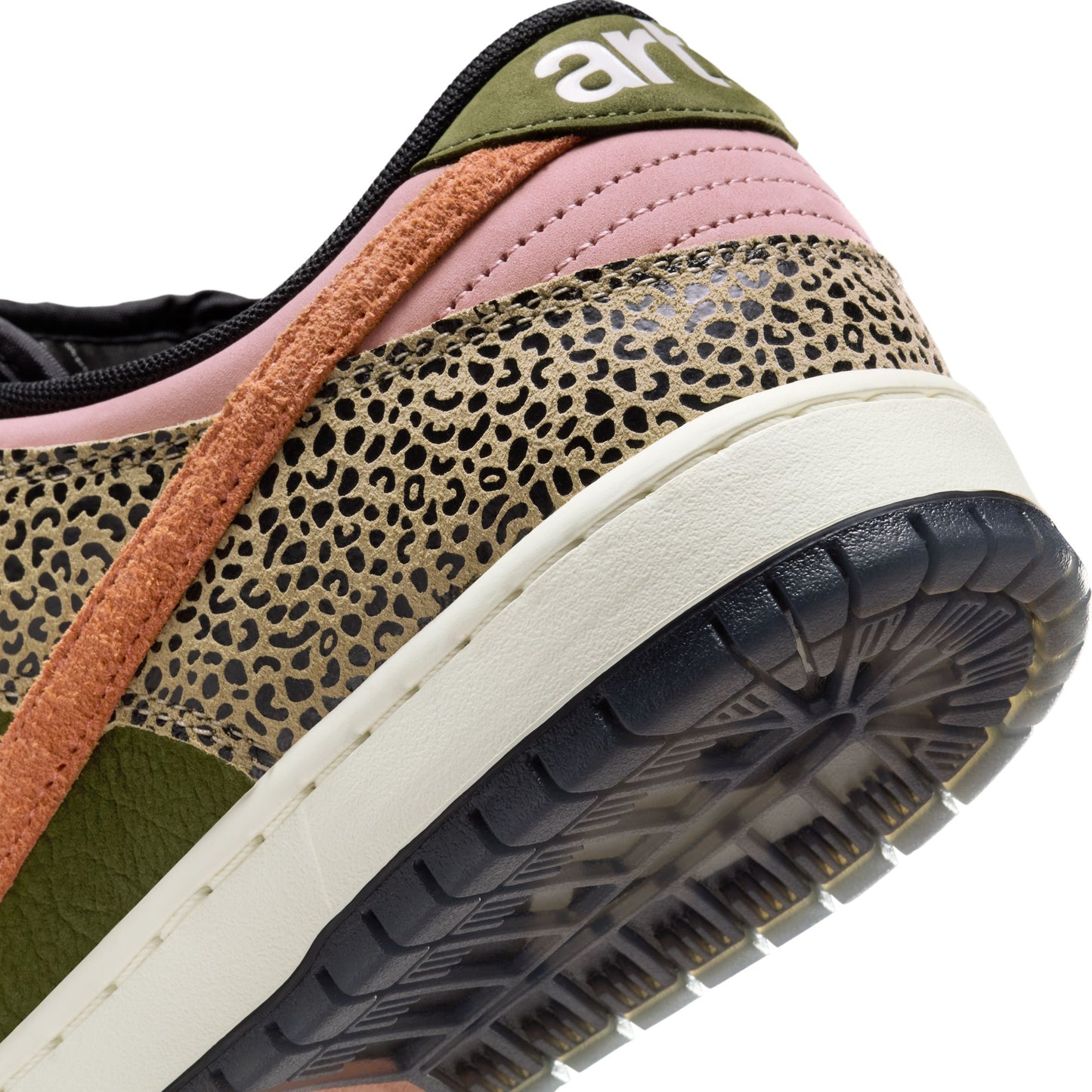 Nike SB Dunk Low Pro QS Arts-Rec khaki amber brown rough green rust pink