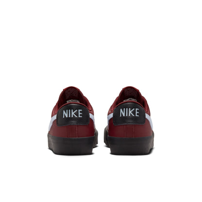 Nike SB Blazer Low Pro GT dark team red light armory blue